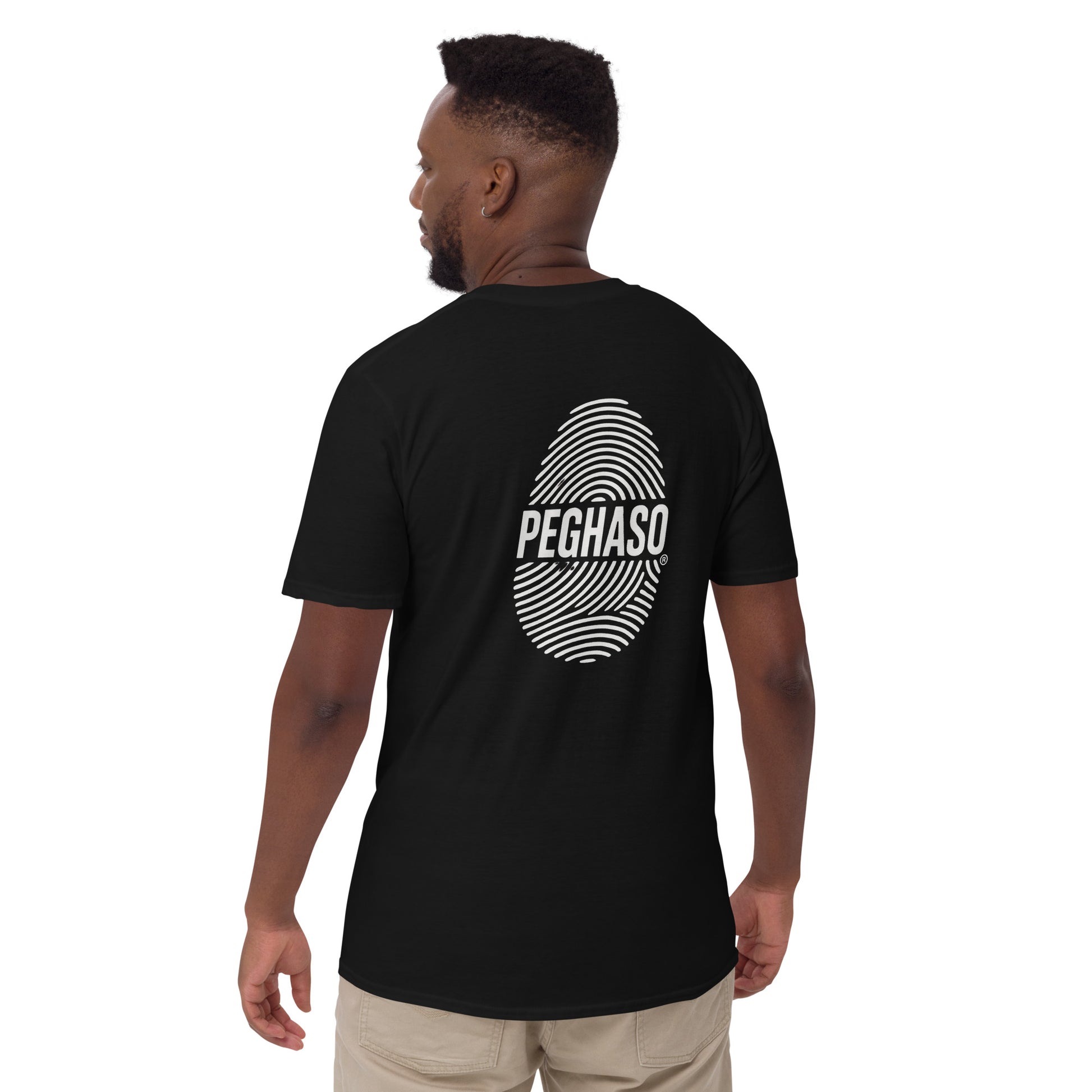 Camiseta unisex negra PEGHASO® HUELLA oversize de manga corta, con diseño de huella dactilar y logo, estilo streetwear.