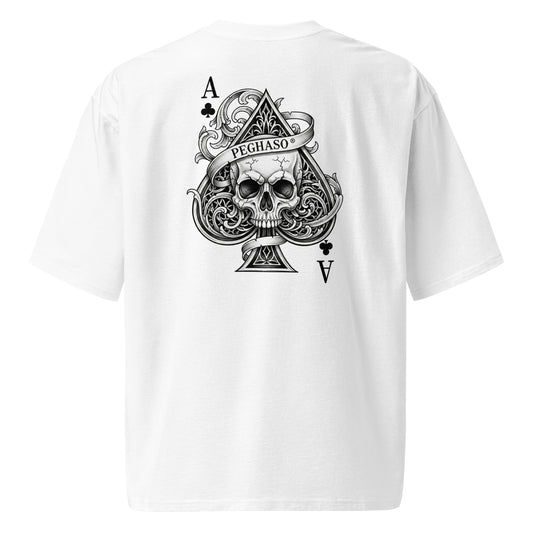 Espalda de la camiseta oversize PEGHASO® "Ace of Spades" en color blanco, con estampado grande de un As de Picas con cráneo y el logo de la marca.