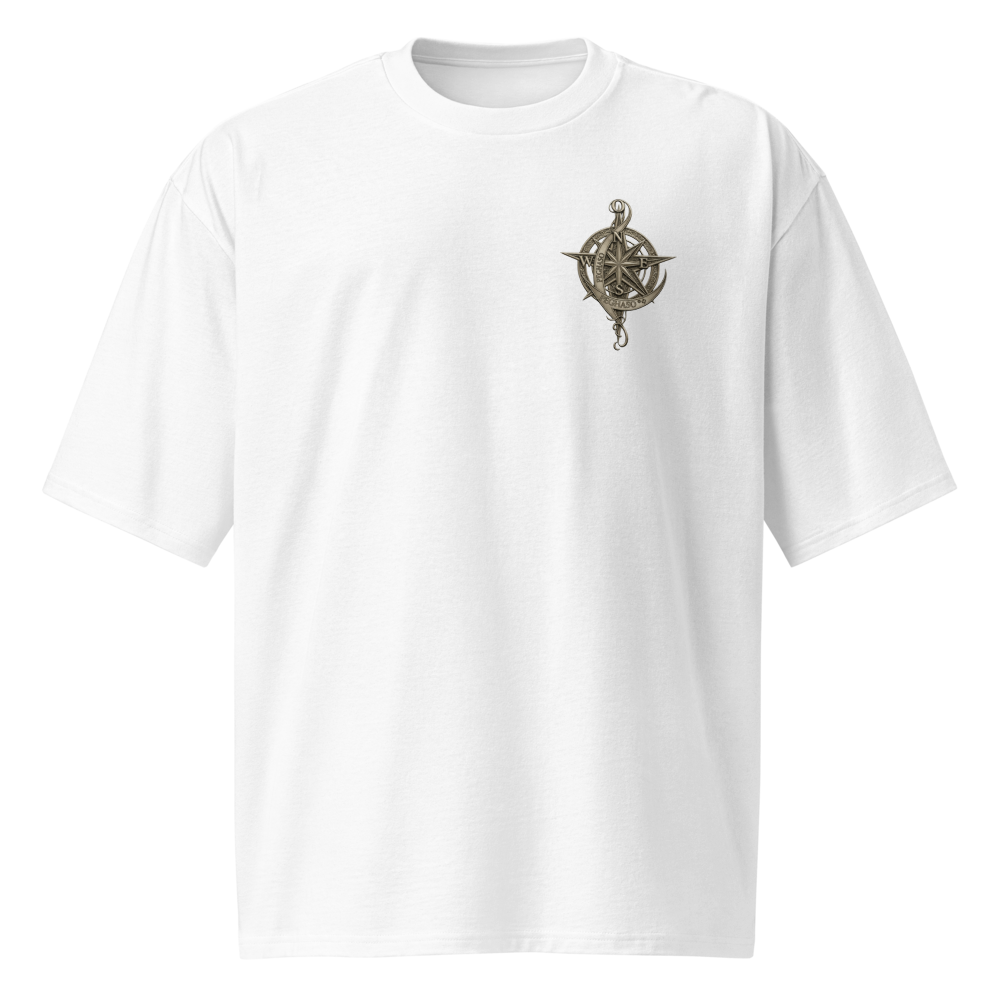 Espalda de la camiseta oversize PEGHASO® "The Compass" en color blanco, con un estampado grande de una brújula y el logo de la marca.