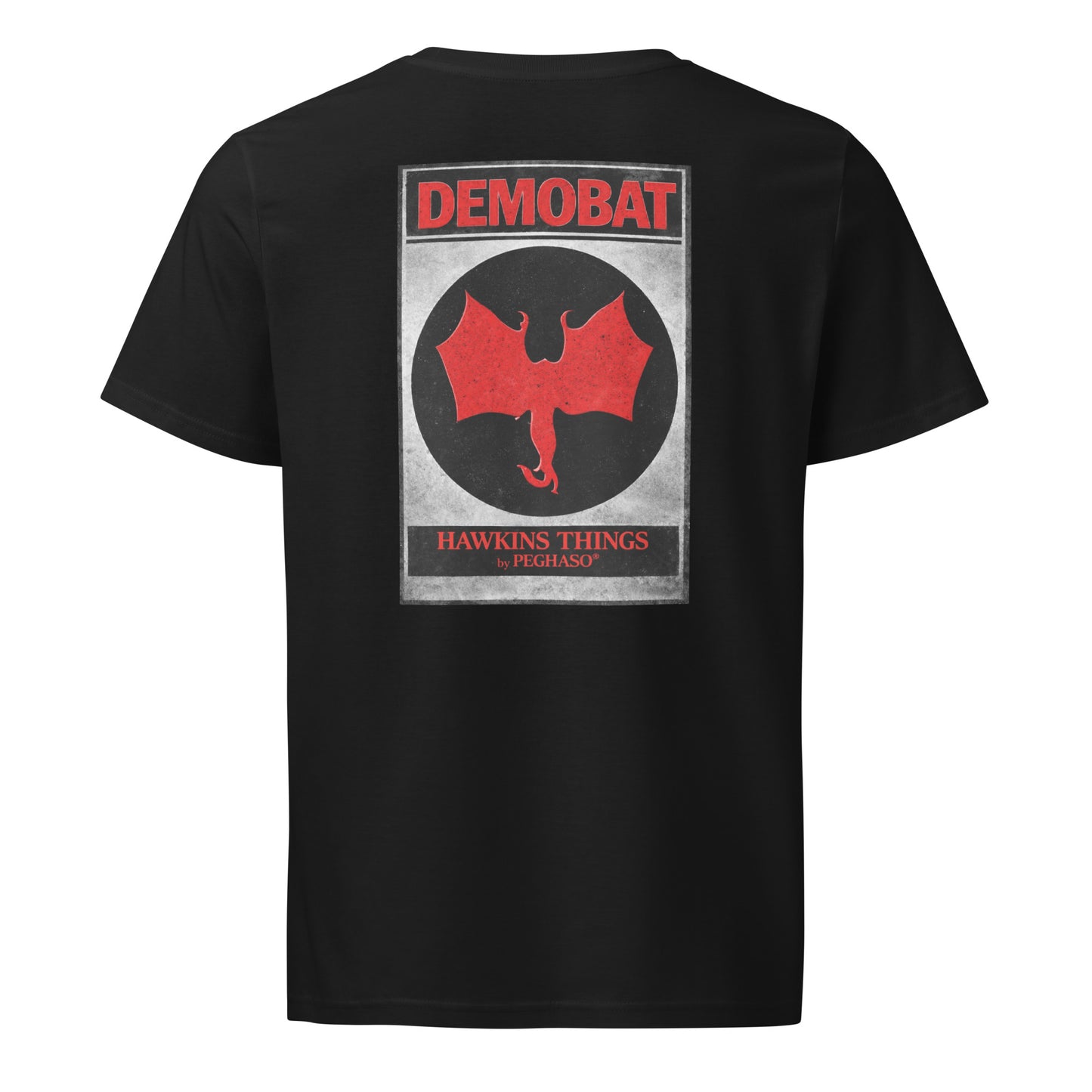 Diseño espalda Demobat Stranger Things estilo póster retro rojo y negro. CAMISETA DEMOBAT STRANGER TTHINGS