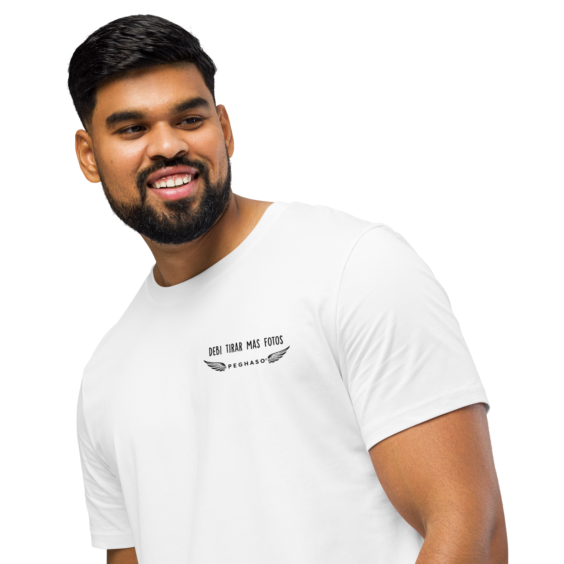 Camiseta blanca Peghaso con diseño de palmeras y frase Debí Tirar Más Fotos estilo Bad Bunny.