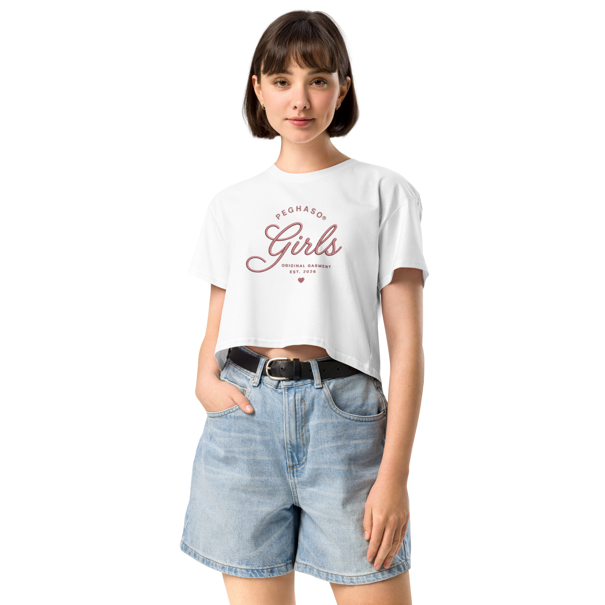 woman-wearing-white-surf-crop-top-california-aesthetic-summer-outfit-peghaso