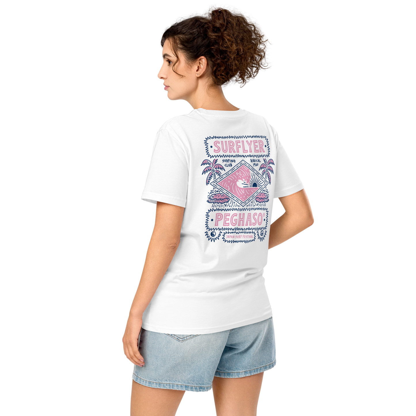 Look-verano-mujer-camiseta-surf-oversize-peghaso-estilo-radical.