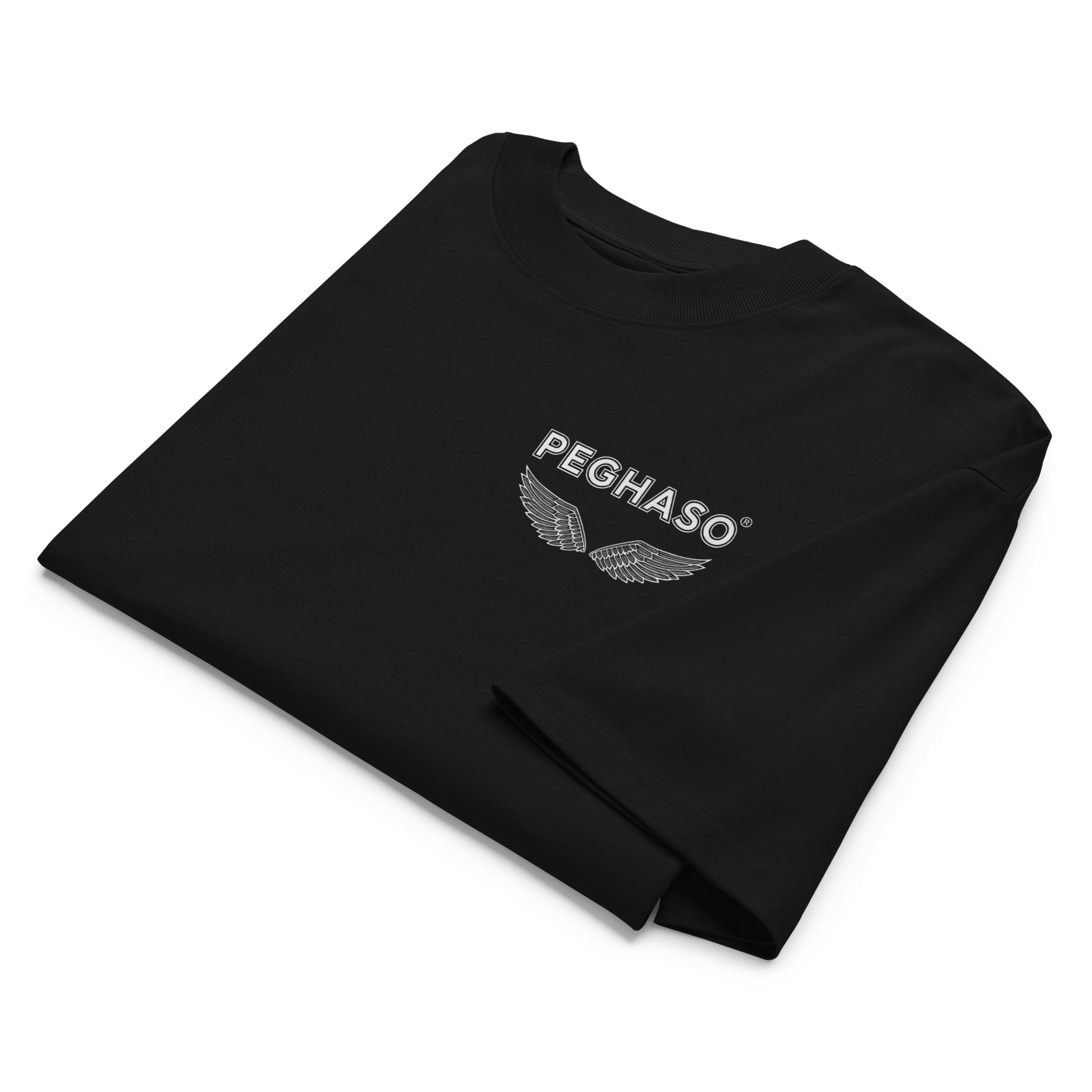Camiseta de algodón pesado cuello alto negra con logo minimalista en el pecho estilo urbano PEGHASO