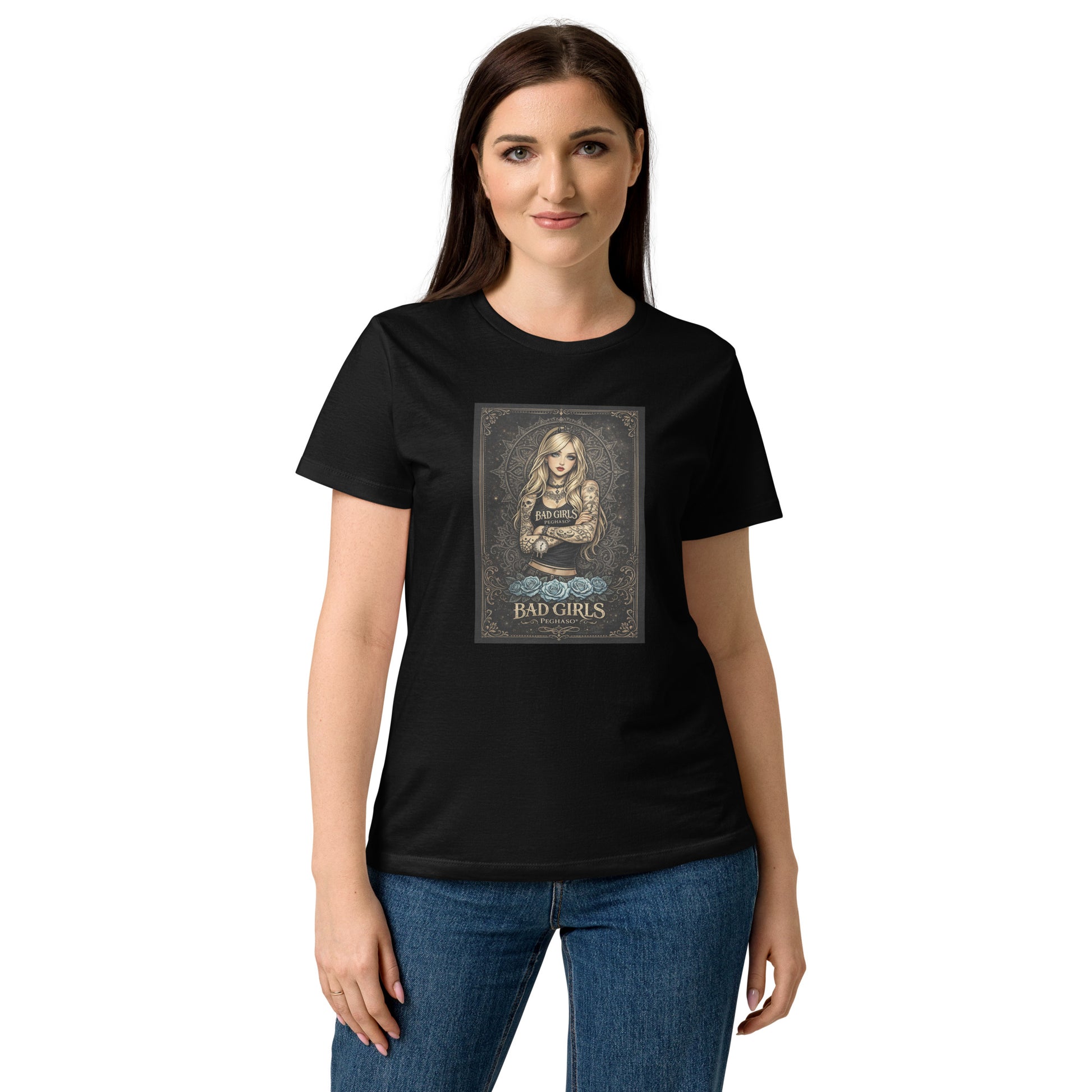 Camiseta negra mujer Alicia en el país de las maravillas tatuada con rosas azules estilo rebelde colección Bad Girls Peghaso