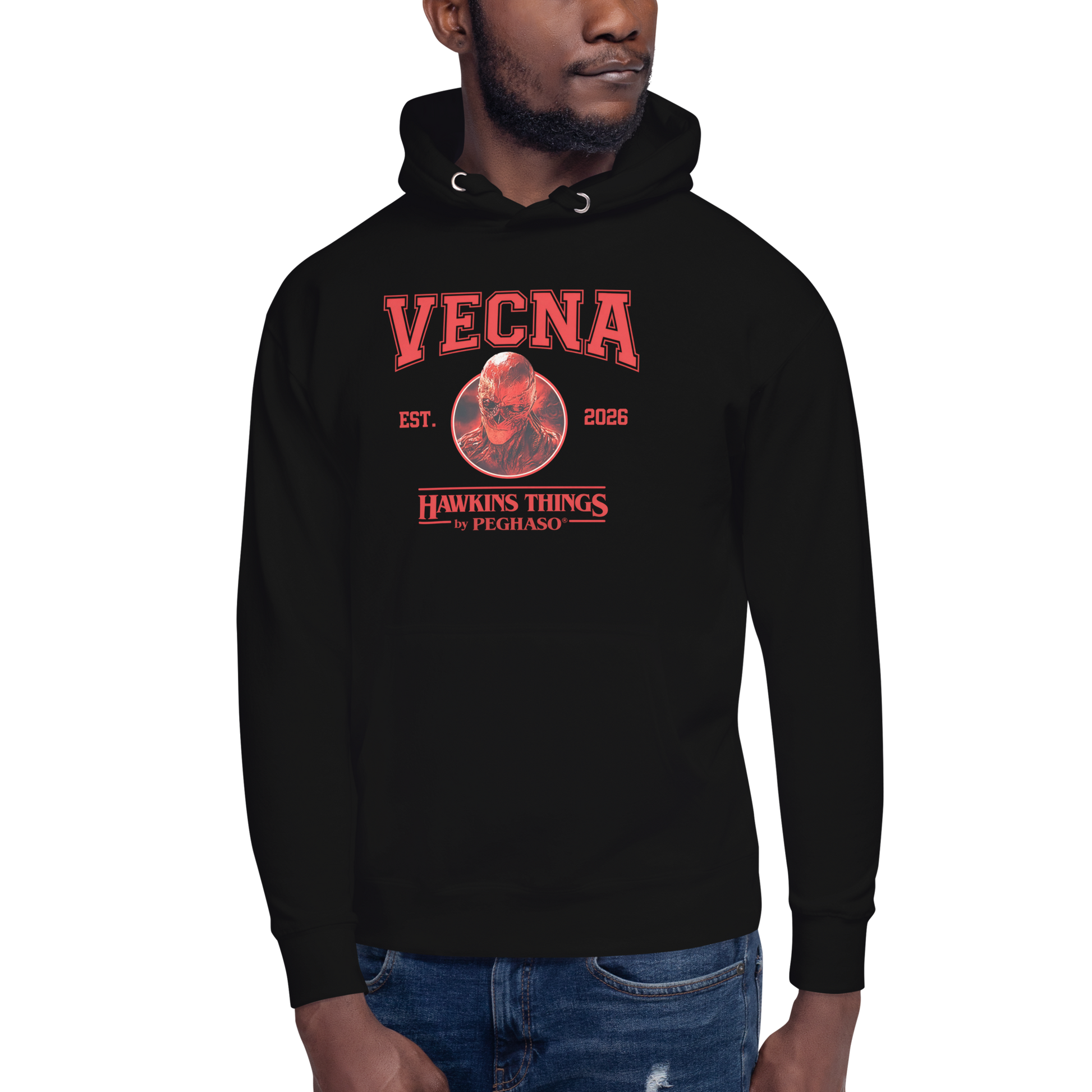Modelo vistiendo la sudadera urbana de lujo de Vecna Stranger Things.