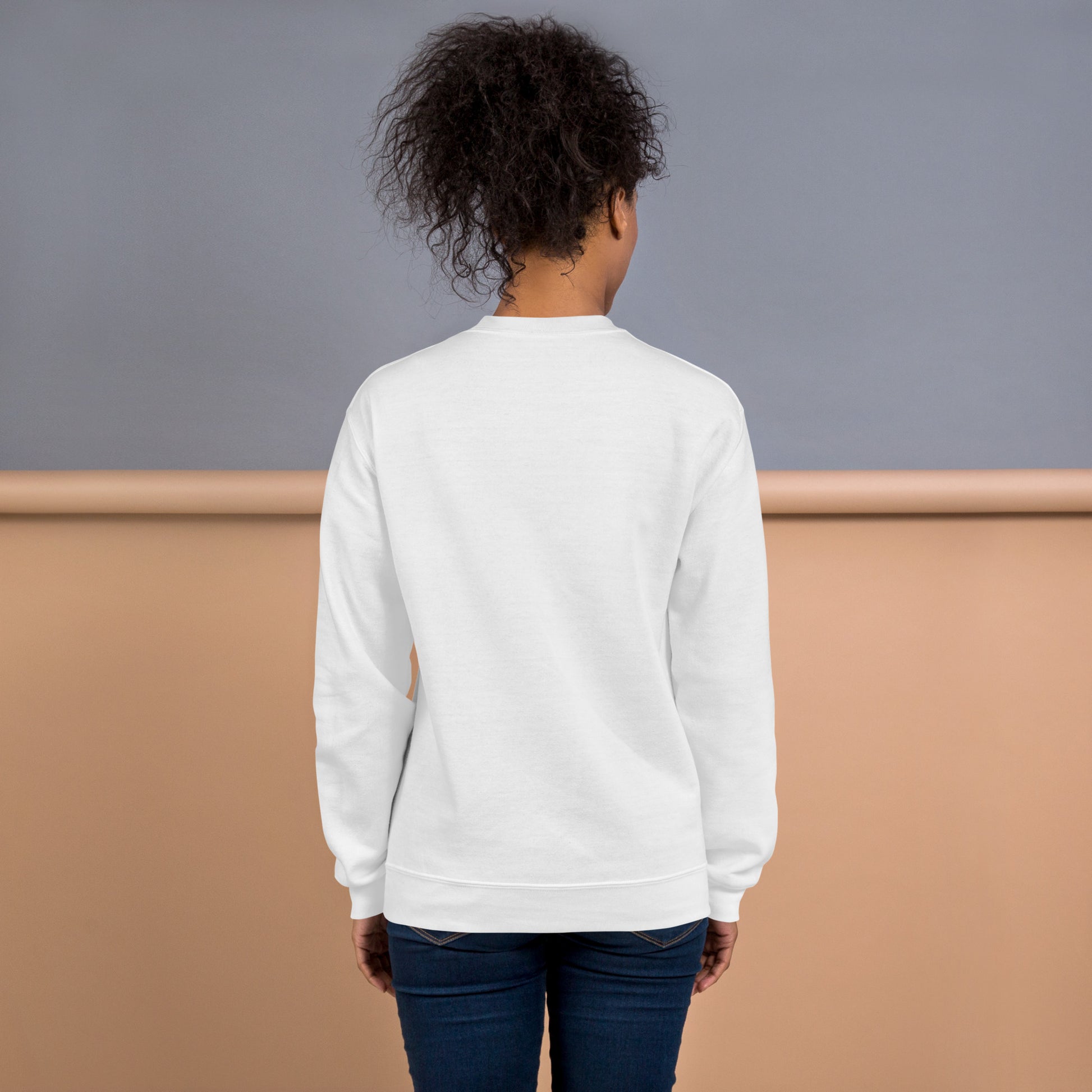 Prenda sudadera gris blanca premium 011 Once Eleven Stranger things de la colección Hawkins Things by PEGHASO.