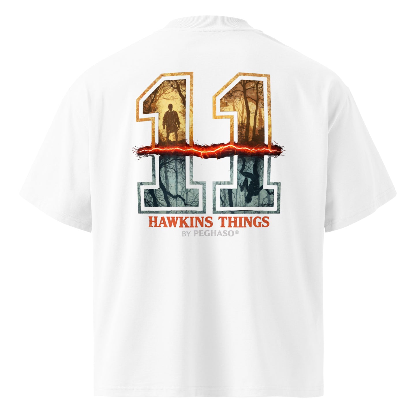 Camiseta negra blanca hombre mujer oversize 011 Once Eleven estilo streetwear de lujo PEGHASO. Detalle del corte de hombro caído en la camiseta 011 premium Stranger things
