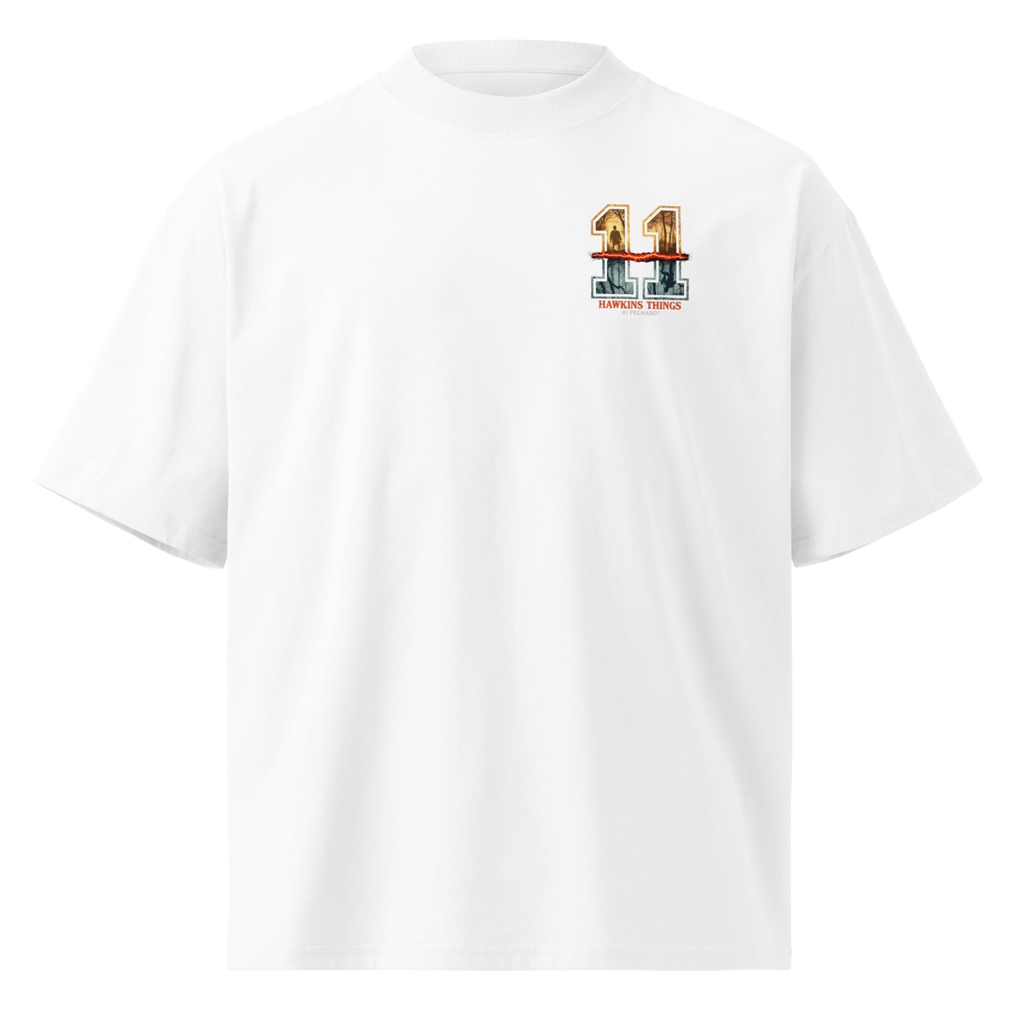 Camiseta negra blanca hombre mujer oversize 011 Once Eleven estilo streetwear de lujo PEGHASO. Detalle del corte de hombro caído en la camiseta 011 premium Stranger things