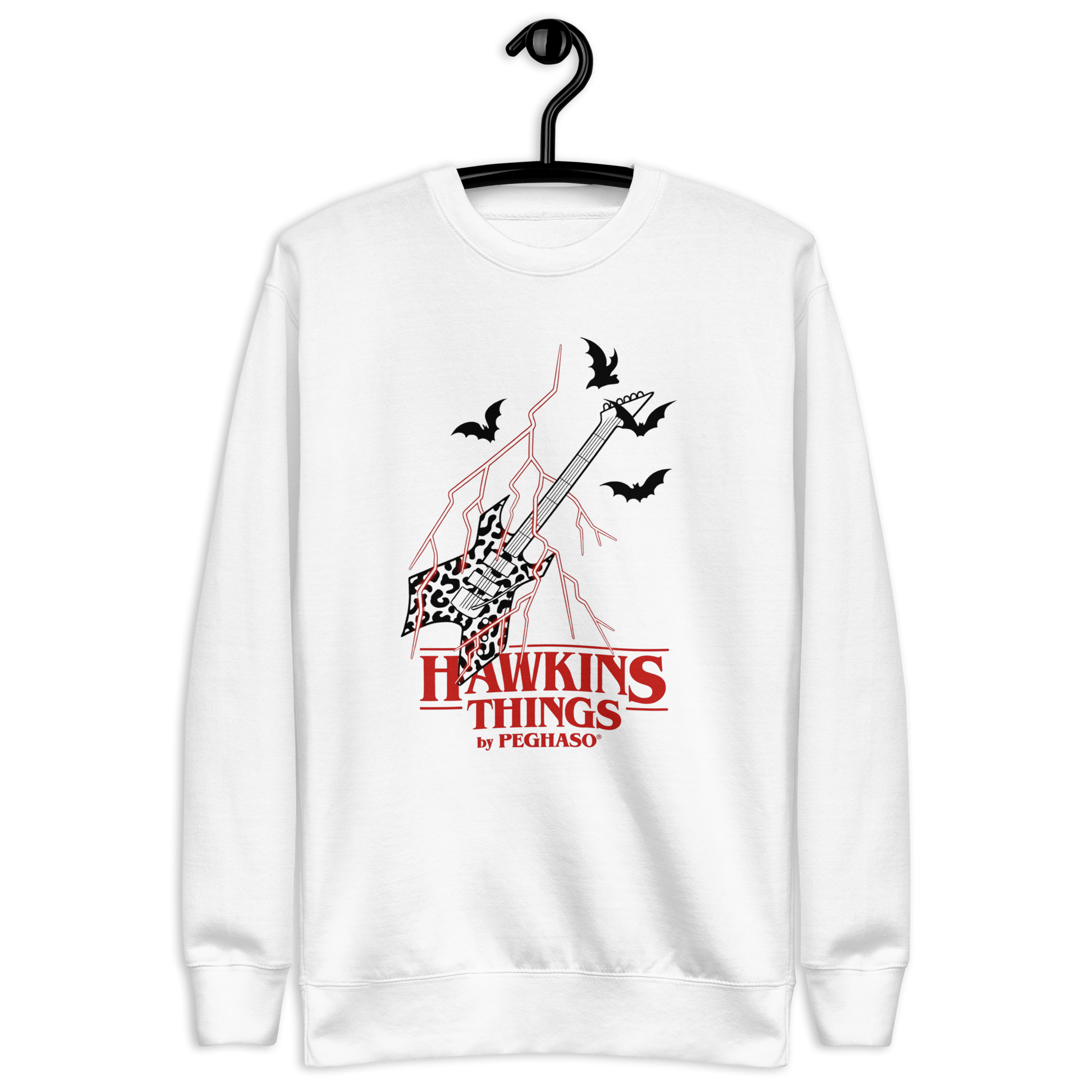 Logotipo Hawkins Things by PEGHASO en rojo sobre sudadera blanca premium estilo Stranger Things.