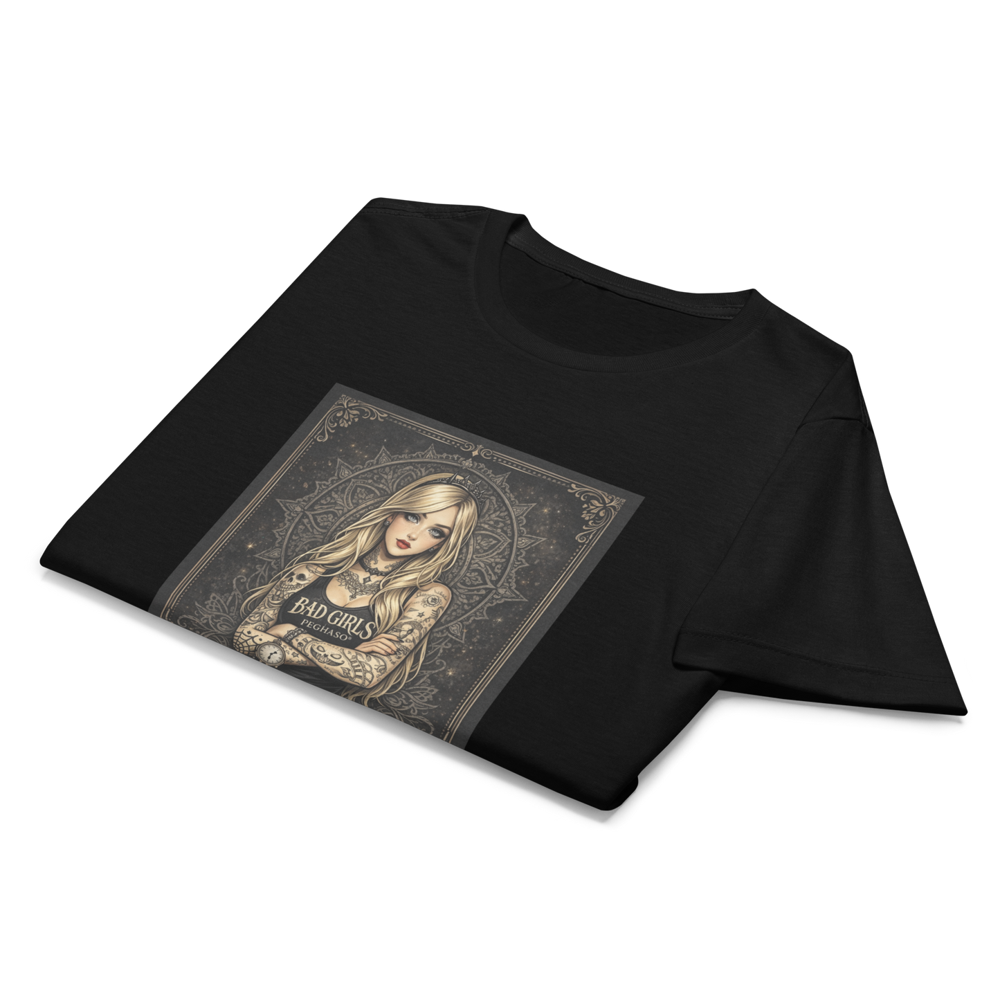 Camiseta negra mujer Alicia en el país de las maravillas tatuada con rosas azules estilo rebelde colección Bad Girls Peghaso